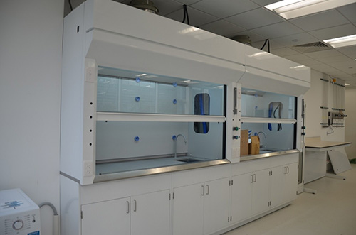 玻璃通風(fēng)柜相比其他通風(fēng)柜有哪些優(yōu)勢 玻璃通風(fēng)柜相比其他通風(fēng)柜有哪些優(yōu)勢